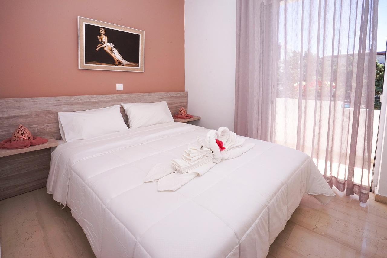 Sunset Seaside Apartments & Studios Rethymno Exteriör bild