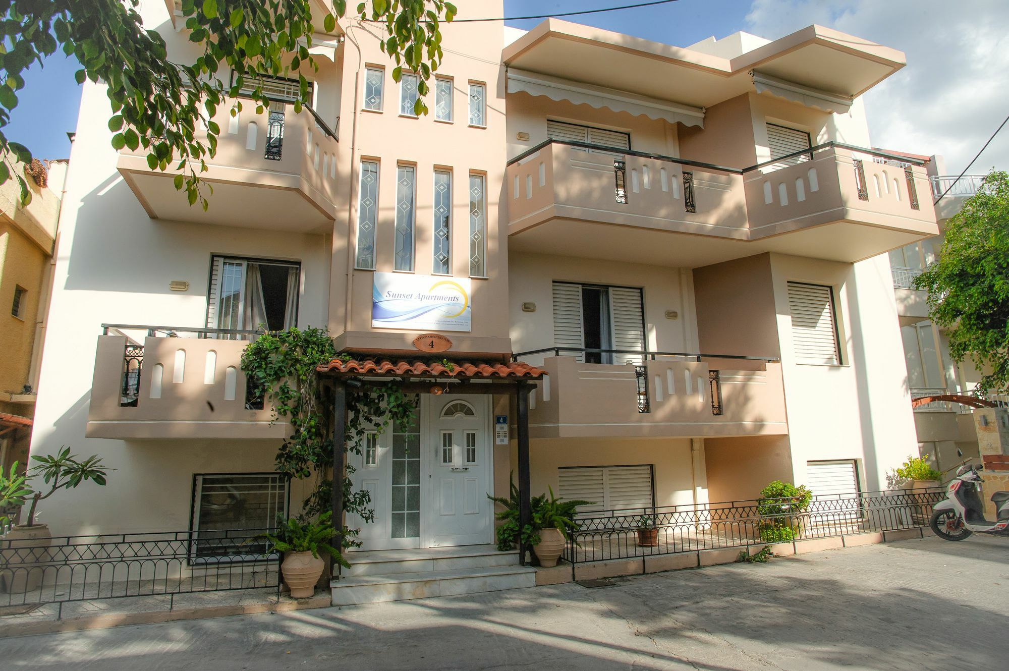 Sunset Seaside Apartments & Studios Rethymno Exteriör bild